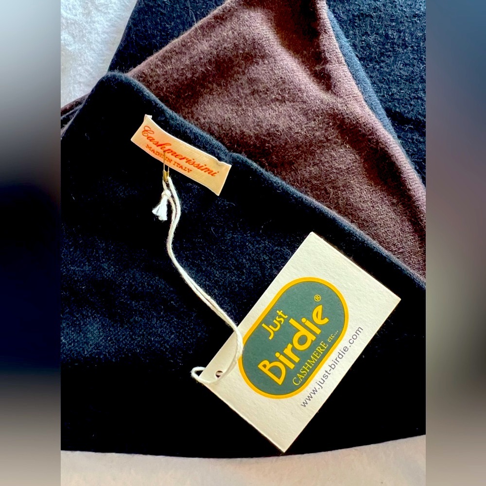 JUST BIRDIE Two Tone Cape. Black/Brown. One size. - Picture 5 of 5